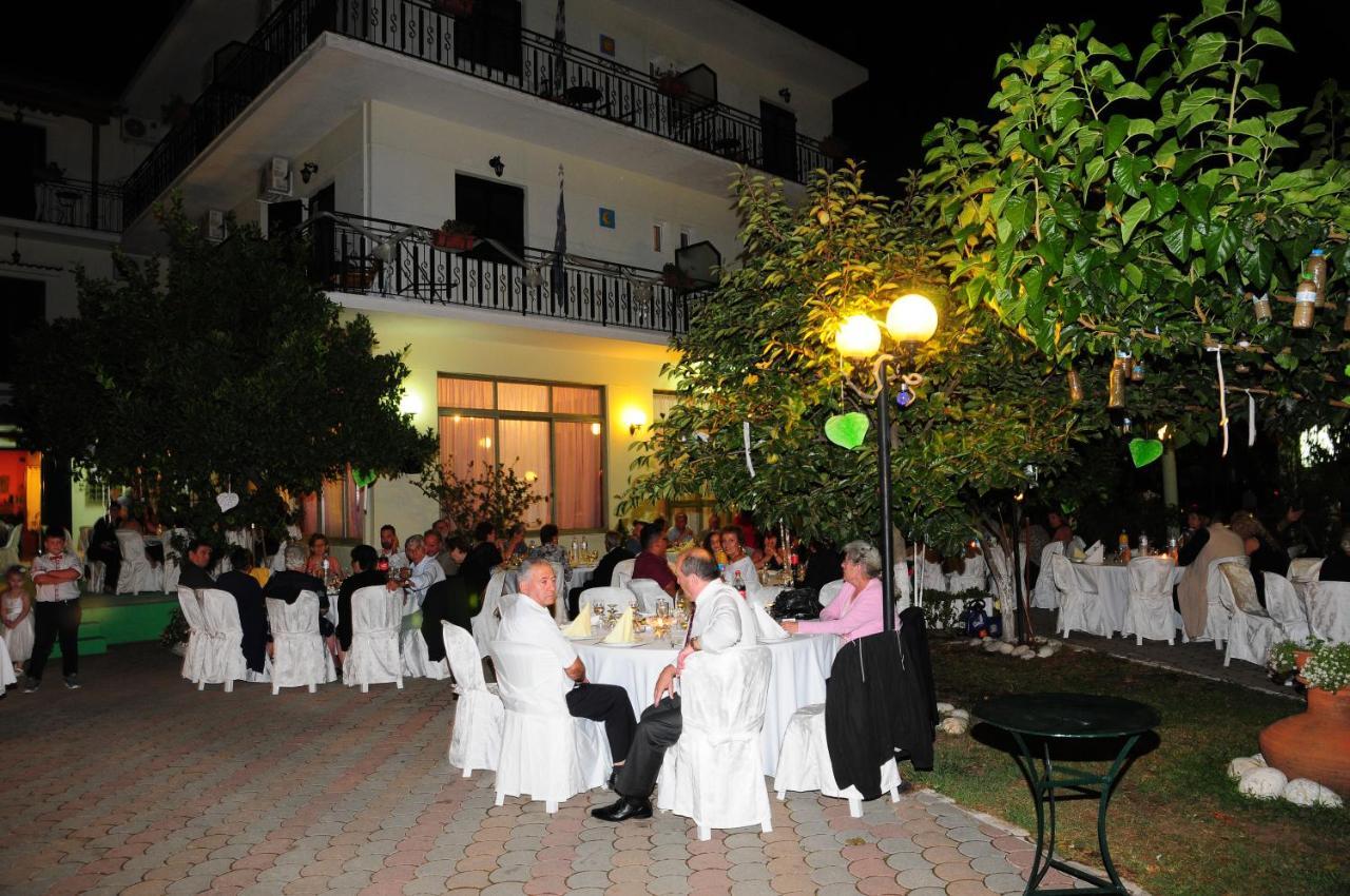 Des Roses Hotel ปลาตานิอาส ภายนอก รูปภาพ